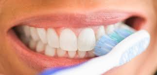 بهترین روش مسواک زدن چیست؟