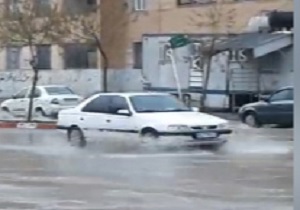 سیلاب در برخی از خیابان‌های کرمانشاه + فیلم