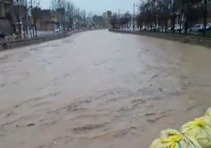 رودخانه نورآباد ممسنی در آستانه طغیان + فیلم