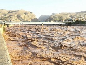 هشدار سیل در پلدختر/ ۶۰ متر از دیوار ساحلی شهر فرو ریخت