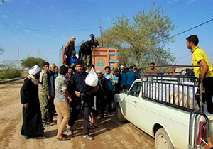 توزیع کمک‌های مردمی به سیل زدگان پراکنده و نامتناسب با نیازهاست