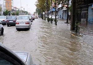 سیلاب روستای نرزیوه اشنویه را در برگرفت/اعزام نیرو‌های امدادی روستا