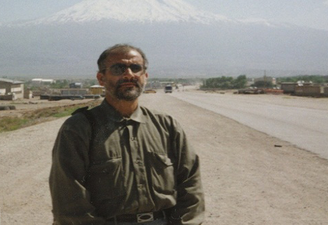 حضور رهبر انقلاب در منزل شهید مدافع حرم سردار سمایی +عکس