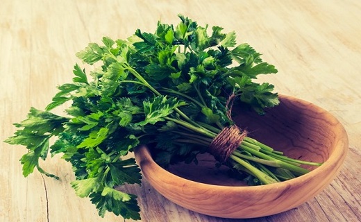 علل سوزش معده/ همراه غذا چه بخوریم؟