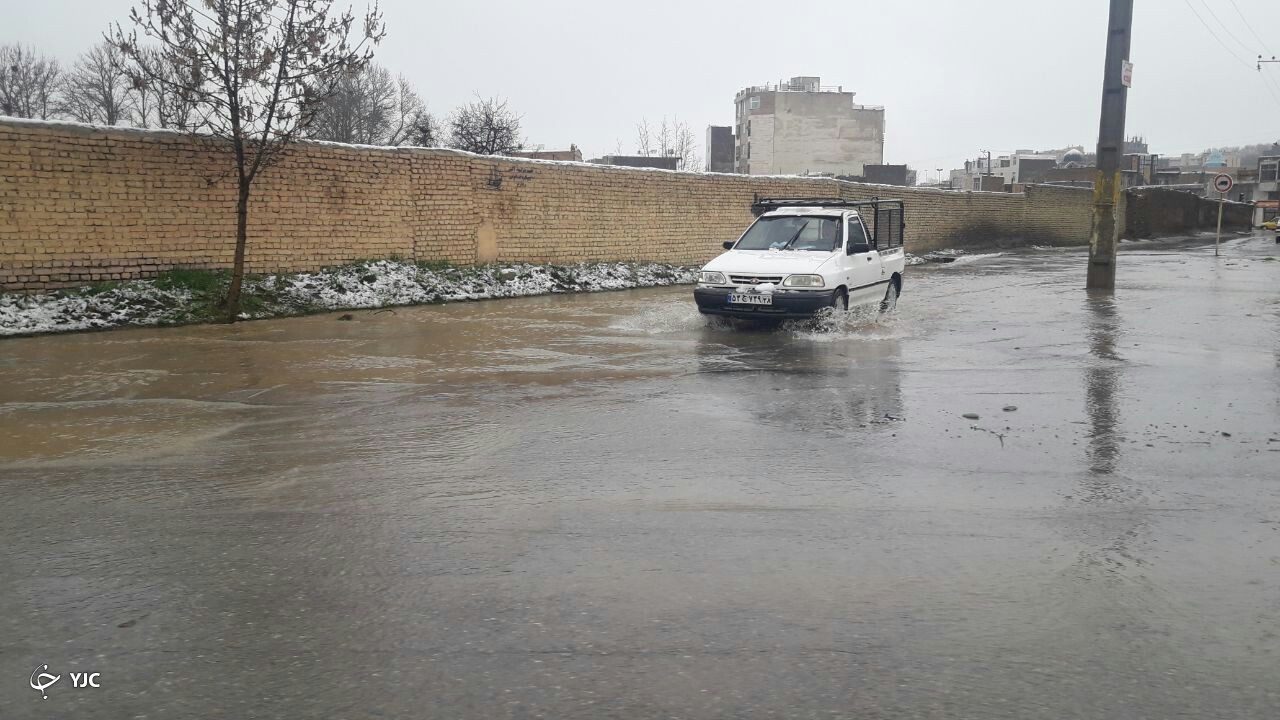 بارش برف و باران در ملایر+ عکس