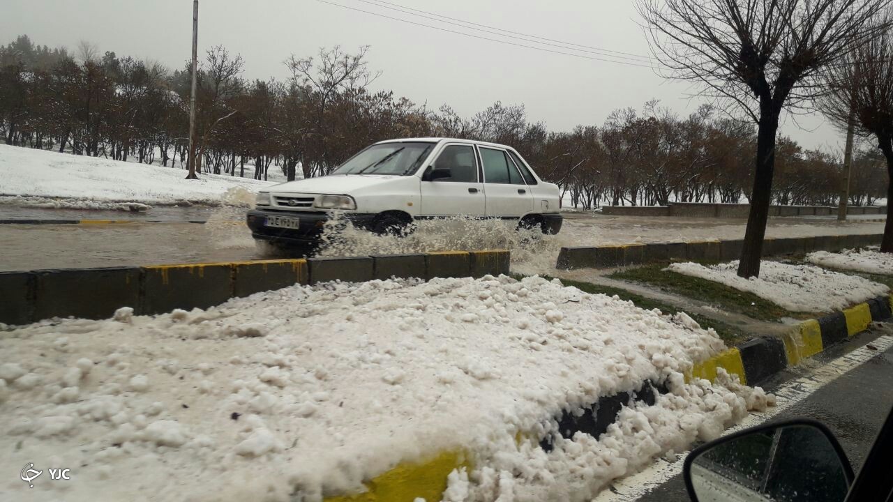 بارش برف و باران در ملایر+ عکس