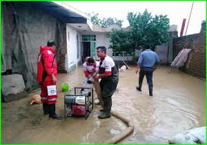 تداوم امدادرسانی هلال احمرکردستان به استان‌های سیل زده