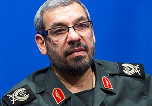 دشمن به هر شکل ممکن قصد ضربه زدن به ما را دارد