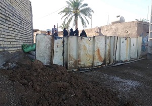 احداث سیل بند متحرک در حاشیه رودخانه کارون با همت بسیجیان نیروگاه رامین اهواز