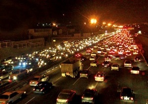 ترافیک  در جاده های استان سمنان پر حجم و نیمه سنگین گزارش شده است