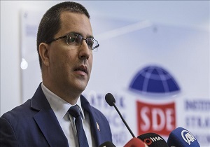 ونزوئلا: آمریکا برای سرنگونی انقلاب بولیواری به هر روشی متوسل می&zwnj;شود
