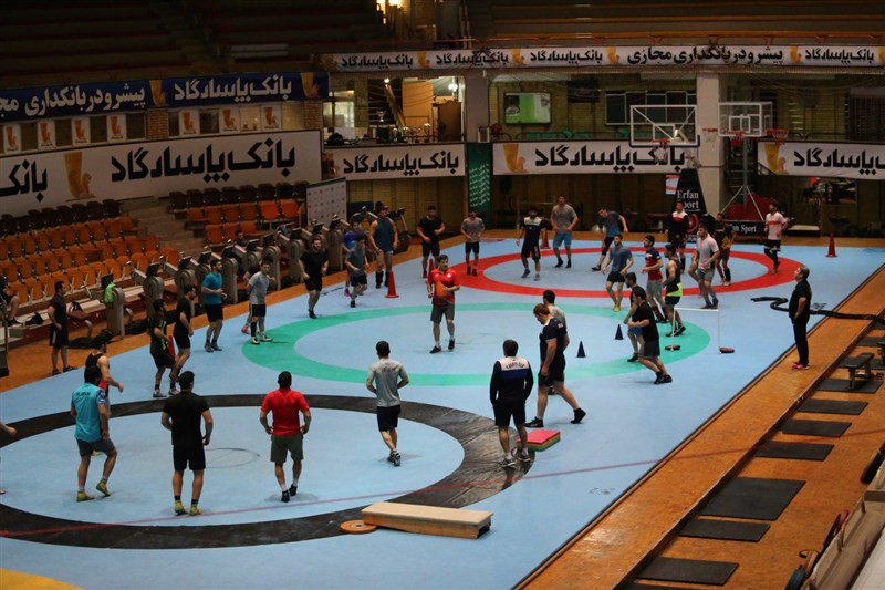 آزادکاران به مرخصی رفتند