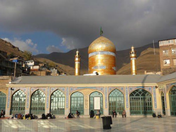 اسکان موقت مسافران نوروزی در راه مانده در آستان امامزاده داود
