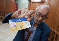 مردی که ۵۴ سال موهایش را کوتاه نکرده است! + فیلم