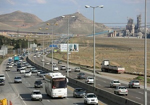 افزایش تردد خودرو‌ها در جاده‌های قزوین
