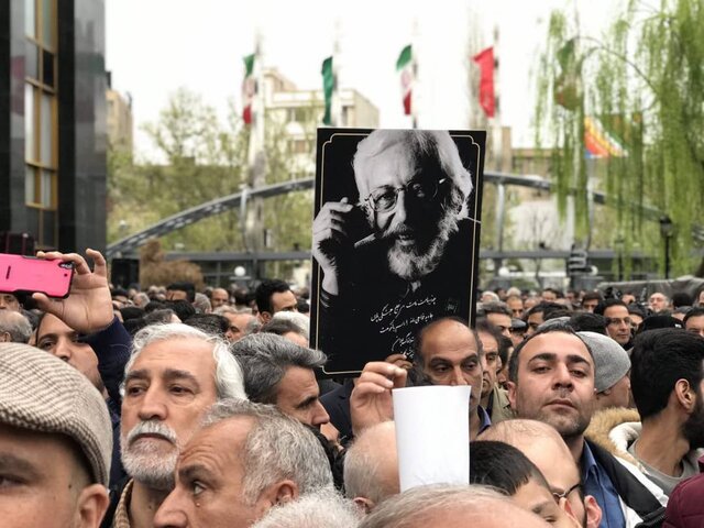 آغاز مراسم تشییع پیکر جمشید مشایخی در تالار وحدت آغاز مراسم تشییع پیکر جمشید مشایخی در تالار وحدت