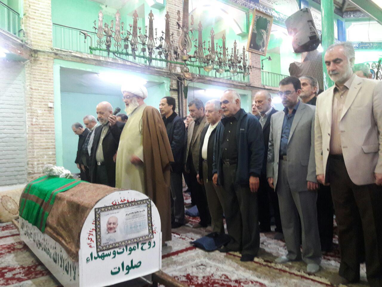مراسم تشییع محمود محتشمی پور، عضو پیشکسوت حزب موتلفه برگزار شد