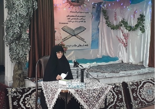 همراه با بانویی که نیم قرن زندگی را وقف قرآن کرد