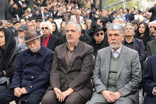 کدام چهره‌ها در مراسم تشییع پیکر جمشید مشایخی حضور داشتند؟