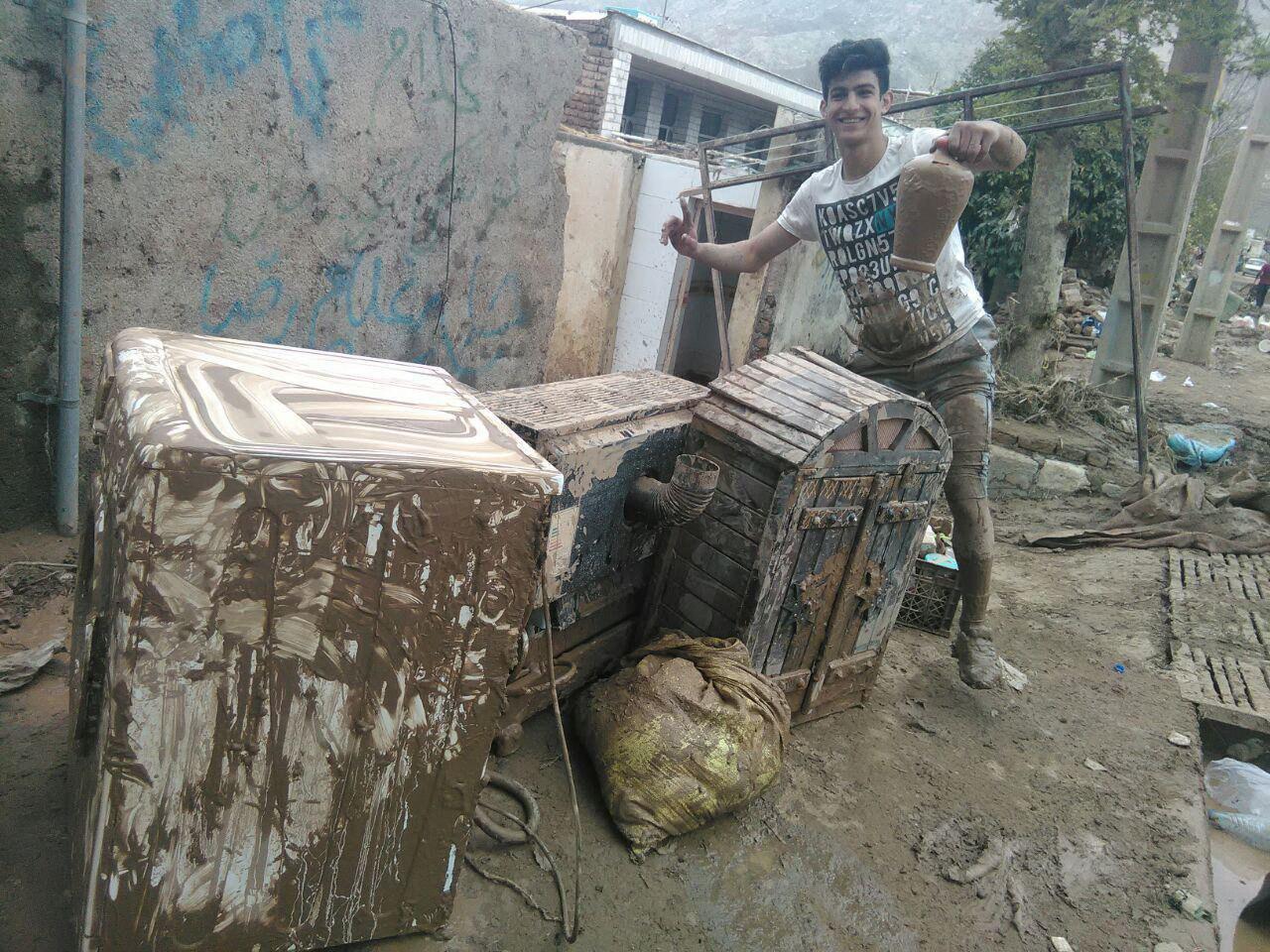 آخرین اخبار از مناطق سیل&zwnj;زده شنبه ۱۷ فروردین ماه/ پاکسازی معابر پلدختر تا ۳ روز دیگر/ دستور تخلیه ۶ شهر خوزستان صادر شد +فیلم و تصاویر