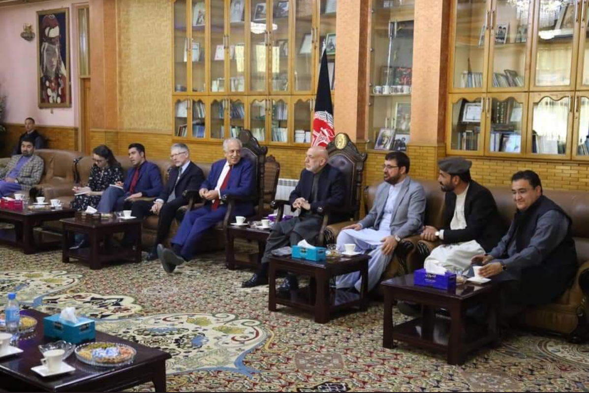 دیدار خلیلزاد و رهبران سیاسی افغانستان در منزل &laquo;محقق&raquo;