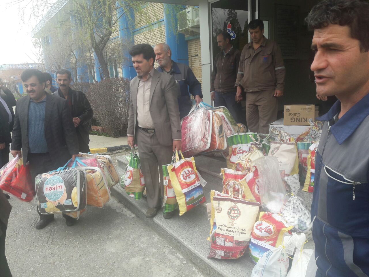 اعزام کاروان کارگری و دانشجویی از اراکی به مناطق سیل زده