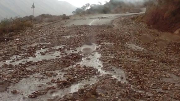 جاده روستایی چم شیر سیروان مسدود شد