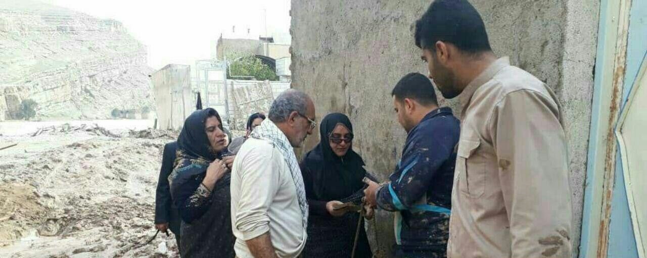 آخرین اخبار از مناطق سیل&zwnj;زده یک شنبه ۱۸ فروردین ماه/ احضار تعدادی از مقصران احتمالی حادثه سیل شیراز به دادگاه /پیدا شدن کیف طلای ۱۰۰ میلیونی در پلدختر /زعفران ثبت جغرافیایی می شود
