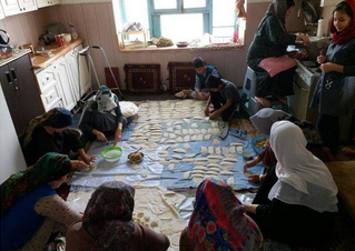 شباهت زنان ترکمن به یاری رسانان در پشت جبهه  +تصویر