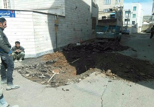 نشست زمین در محلات مختلف قزوین بر اثر بارندگی