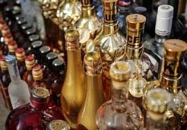 کشف و ضبط  محموله بزرگ مشروبات الکلی در گمرک شهید باهنر