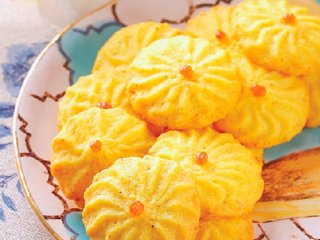 طرز تهیه شیرینی بادامی زعفرانی