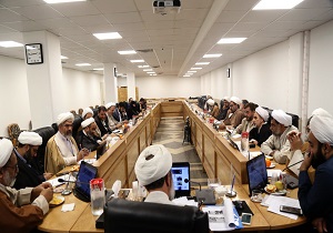 دومین جلسه ستاد حوزوی مدیریت بحران با هدف کمک رسانی به سیل زدگان برگزارشد/ دو محموله از کمک‌های حوزویان به مناطق سیل‌زده ارسال شده است