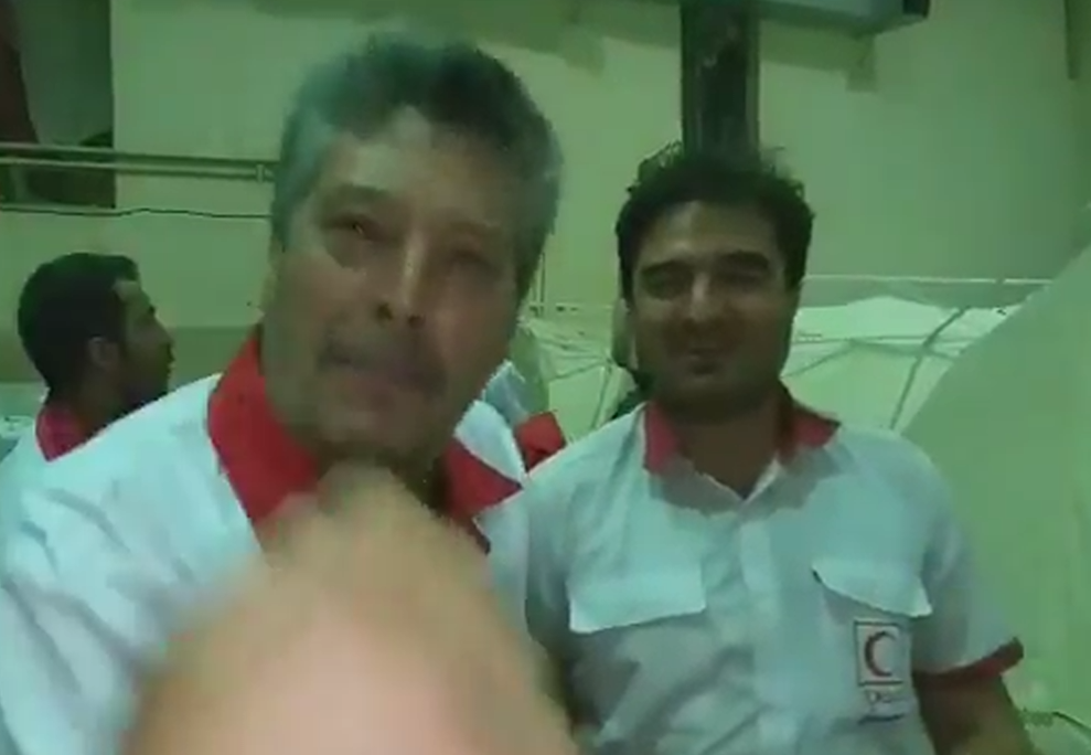 لحظه شعف&zwnj;انگیز خبر دختردار شدن یکی از امدادگران هلال احمر در مناطق سیل زده