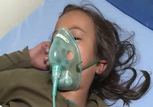 له شدن دانش آموزان یمنی زیر دست و پا حین فرار از حمله سعودی&zwnj;ها + فیلم