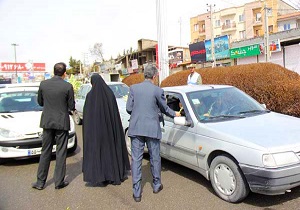 مسئولان بوکانی از مسافران نوروزی استقبال کردند