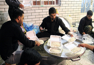توزیع ۲ هزار پرس غذا در شب شهادت حضرت زینب (س)