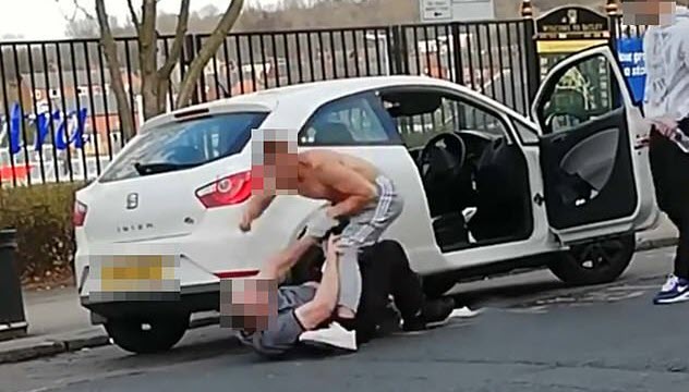 صحنه زشتی که پسر جوان در خیابان رقم زد! + فیلم
