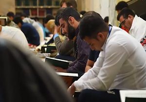 حال و هوای معتکفین حرم رضوی + فیلم