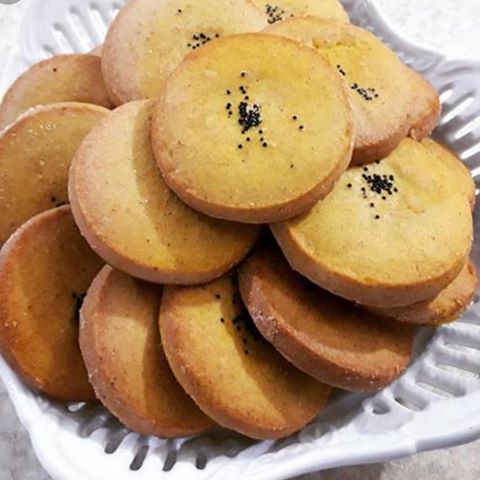 استقبال فسایی&zwnj;ها از مسافران نوروزی با شیرینی مخصوص