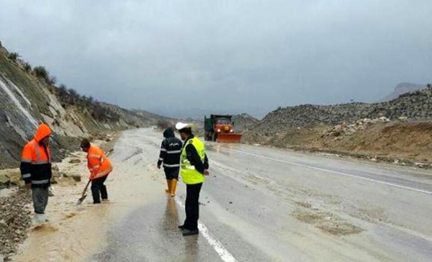 محور جغتای - انداده بازگشایی شد/ انسداد ۴ راه روستایی کلات بر اثر سیلاب محور جغتای - انداده بازگشایی شد/ انسداد ۴ راه روستایی کلات بر اثر سیلاب