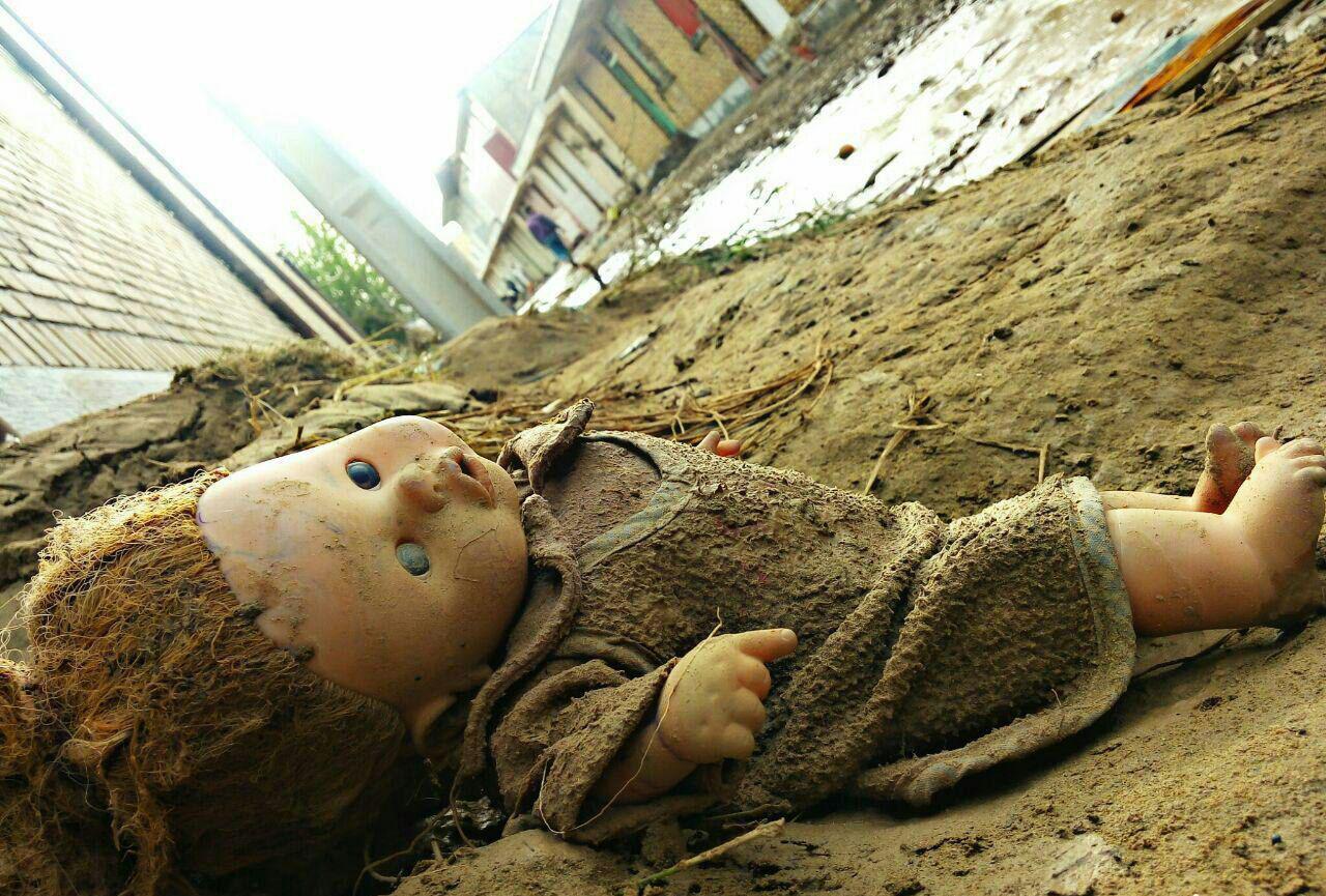 صحبت&zwnj;های دردناک دختربچه سیل زده برای جهادگران قرارگاه امام رضا (ع) + فیلم