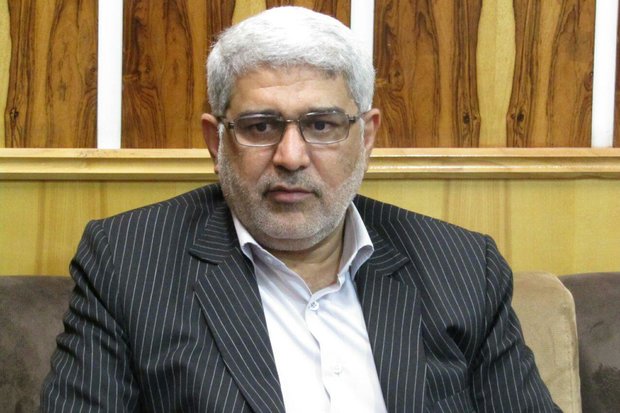 ادای احترام معاون تعاون و امور اجتماعی بنیاد شهید به مقام شهدا