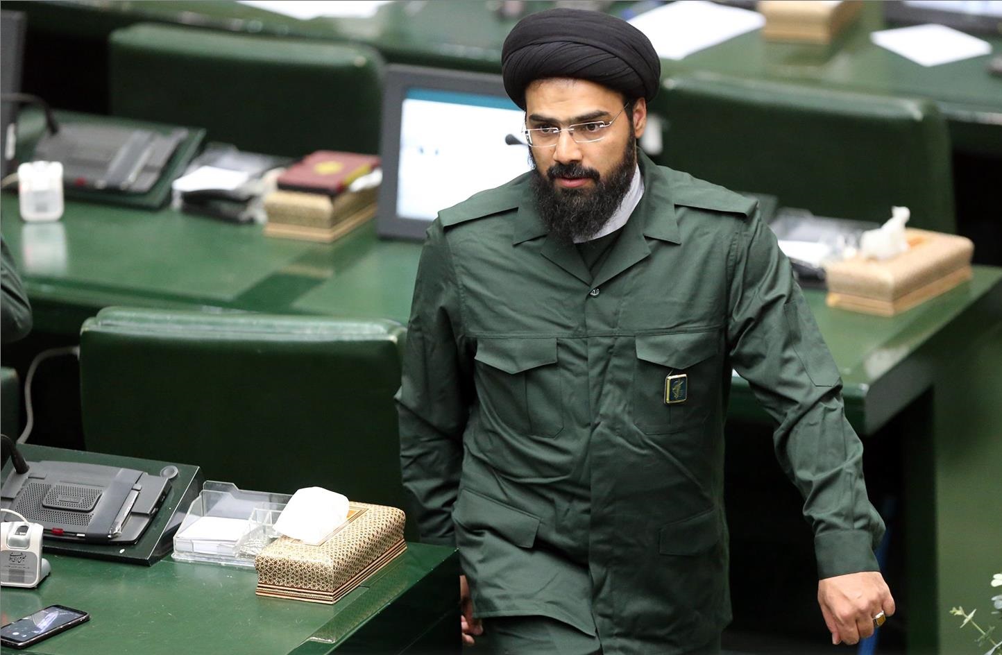 نمایندگانی که یک شبه سردار شدند/ از روحانیون مجلس تا زنان بهارستان