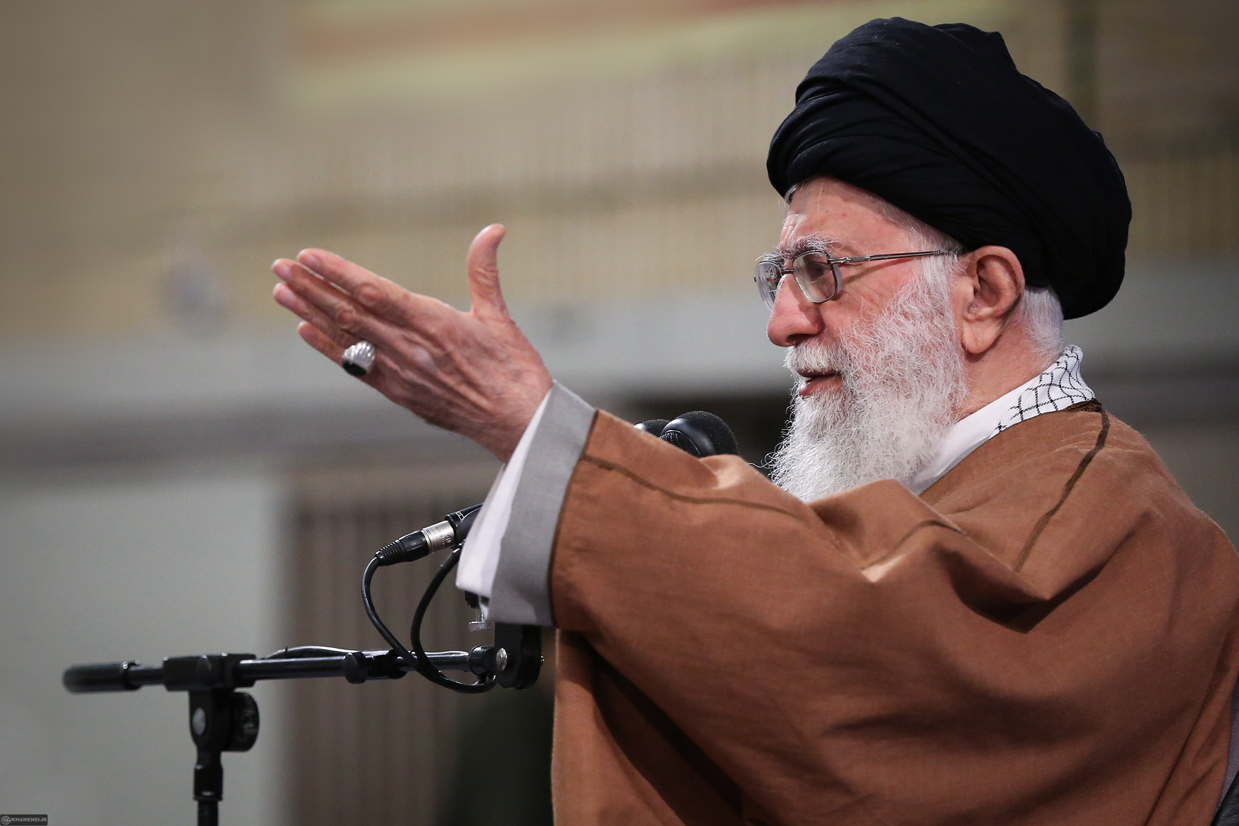 گربه&zwnj;رقصانی آمریکا علیه سپاه به جایی نخواهد رسید
