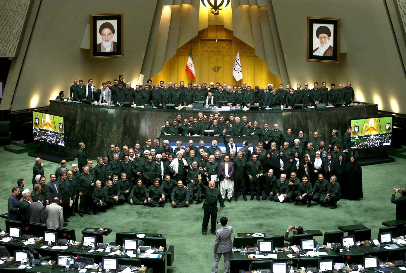 استقبال کاربران فضای مجازی از سپاهی شدن نمایندگان مجلس +تصاویر
