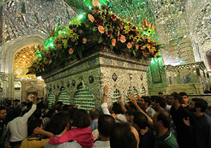 شاهچراغ غرق در نور میلاد علمدار کربلا