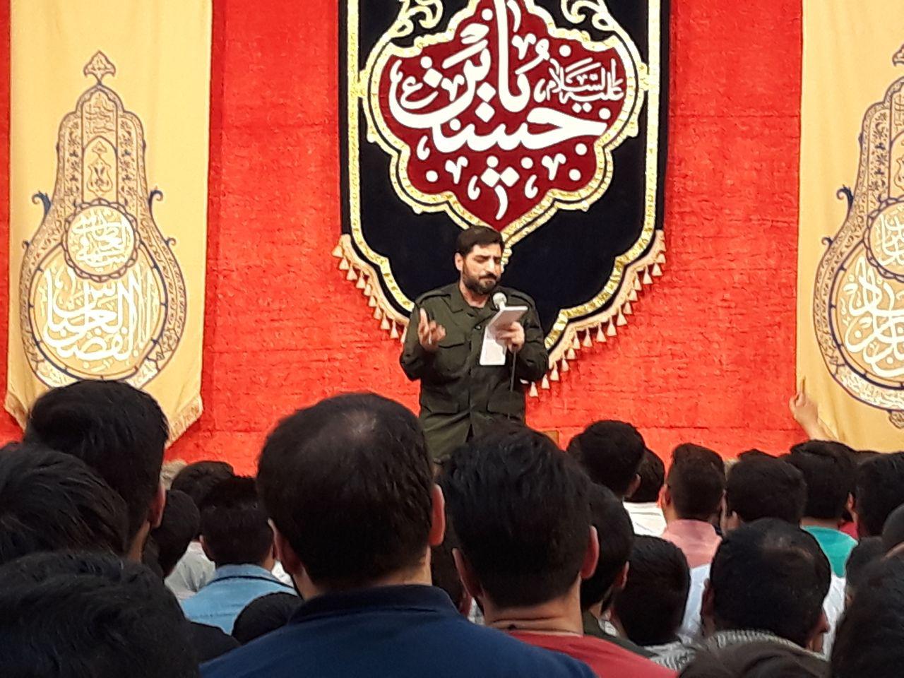 مولودی خوانی بنی فاطمه با لباس سبز پاسداری