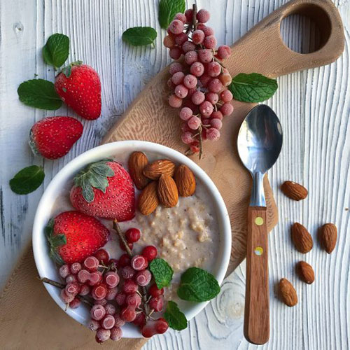 روش تهیه اوتمیل صبحانه‌ای سالم و رژیمی