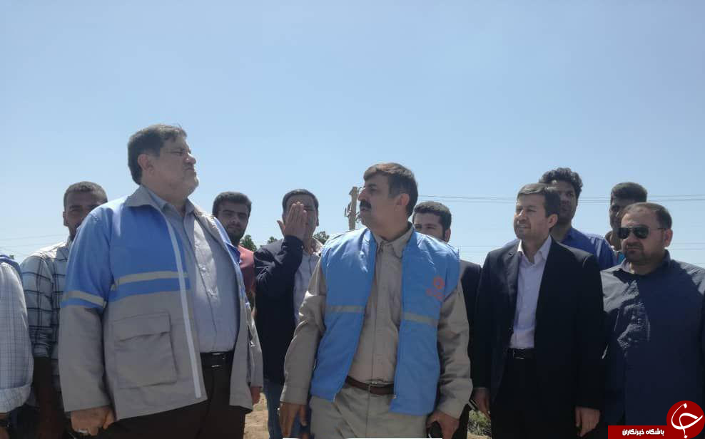 آخرین اخبار از مناطق سیل&zwnj;زده چهارشنبه ۲۱ فروردین ماه/ صدور شناسنامه رایگان برای سیل زدگان/ جوانان حمیدیه سدی در برابر سیل +فیلم و تصاویر